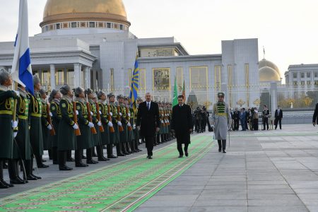 Türkmenisztán betiltotta a koronavírus szót
