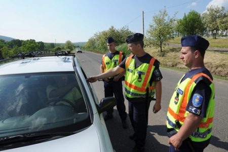 Ittas sofőrökre, lakhelyelhagyókra vadászik a rendőrség