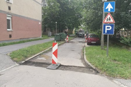 A Szentkirályi utcán dolgoznak