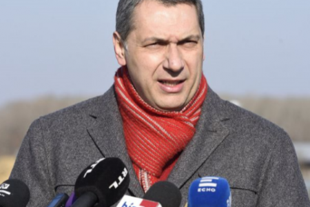 Makótól Bajáig kormánybiztos lett Lázár János