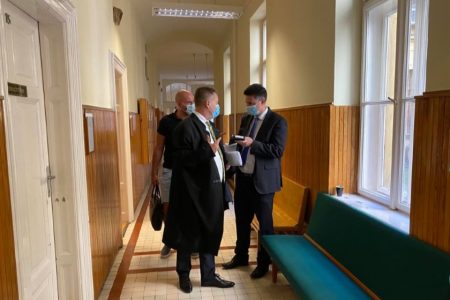 Lázár nem ment el, októberre halasztották Márki-Zay rágalmazási ügyét