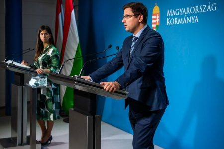 Maradnak az országos szigorítások