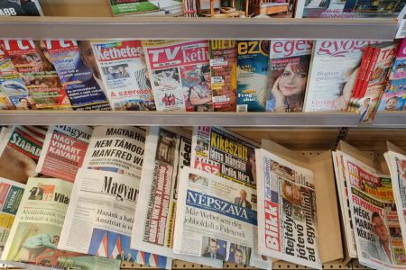 A sajtópiac felén már ott tenyerel a NER