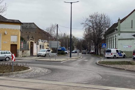 Busz és személyautó ütközött Vásárhelyen