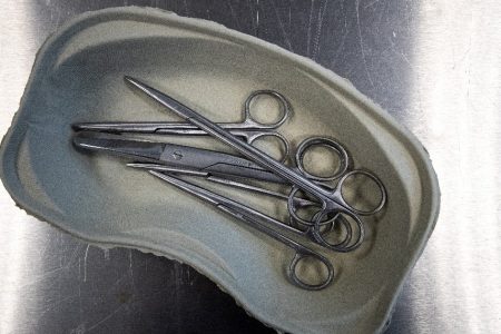 Meghalt az a nő, akit egy Covid-osztályon szurkált meg egy kínai férfi