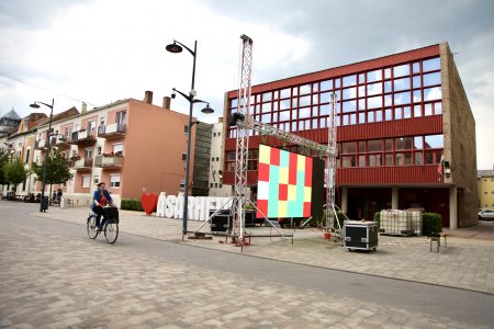 Óriáskivetítőn nézhetjük az EB-t a belvárosban