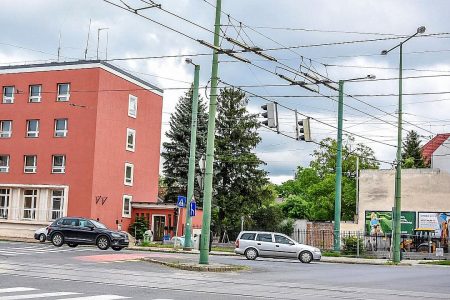 Burkolatjavítás miatt torlódás lehet Szegeden a Vásárhely felé vezető úton