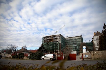 2,82 milliárd forint elköltése után nem lehet szellőztetni a vásárhelyi kórházban?