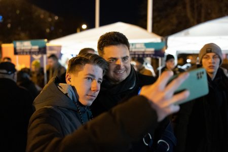 A melegházasságról és a marihuánáról is kérdezték egyetemisták Márki-Zayt
