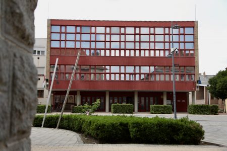 A város kulturális intézményeibe betérhetünk hűsölni