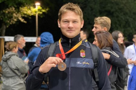Bronzéremmel tért haza Vásárhelyre az U19-es vízilabda Eb-ről Kovács Kristóf