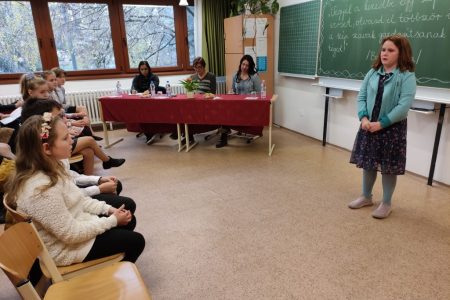 Kis szavalók versenyeztek a kertvárosi suliban