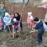 faültetés a református óvodánál (18)