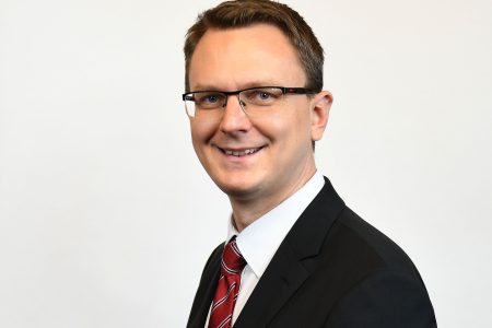 Rétvári szerint a szankciók és a baloldal miatt nem emelkedtek a pedagógusbérek az idén