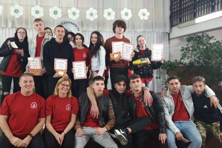 Vásárosnaményben taroltak a Cseresnyés diákjai