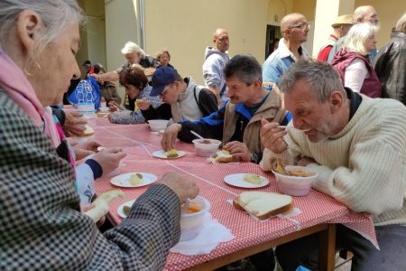 Csirkeragut osztanak vasárnap a Csúcsi Olvasókörben