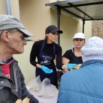 Ételosztás a mátyás utcai olvasókörben (35)