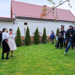 Kankalin néptáncegyüttes locsolkodik (10)
