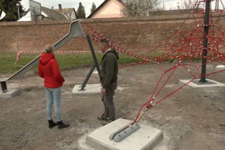 Új mászópiramis jött az Európa Parkba