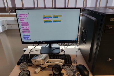 Robotika, fodrászat, kozmetika az Eötvös nyári táboraiban