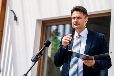 Az országos sajtó szétkürtölte: Márki-Zay Péter jövőre újraindul a polgármesteri székért