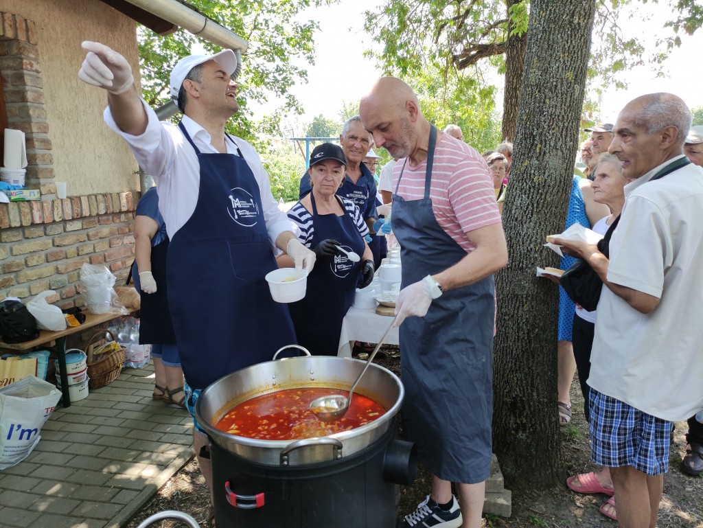 Ételosztás, Damjanich utca (10)