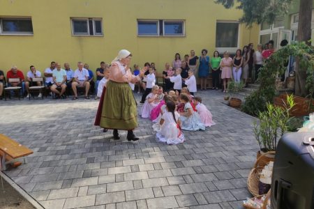 Hatmillió forintból újult meg az óvodaudvar