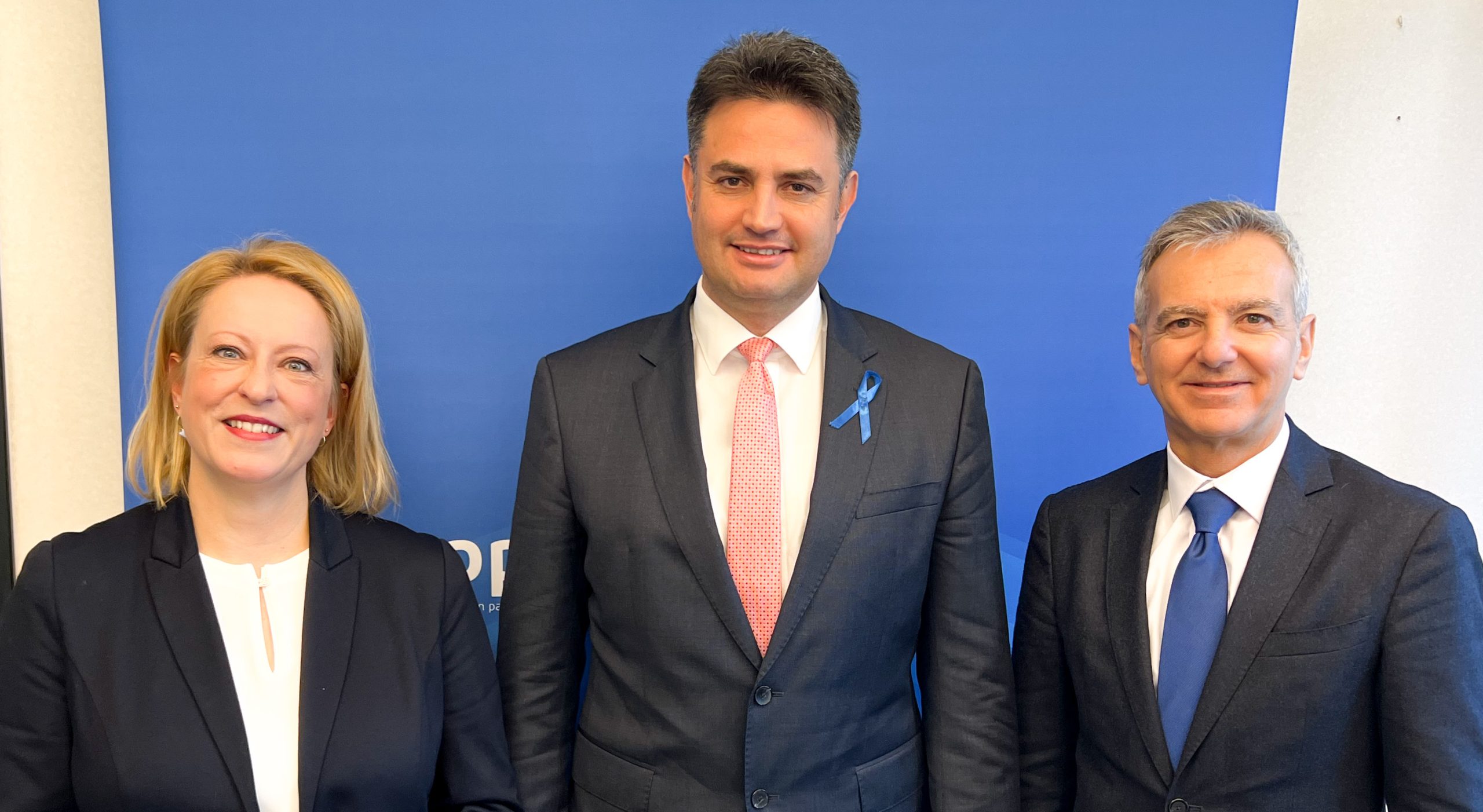 420D3DF9-1E64-46AD-BABF-AD778B424665