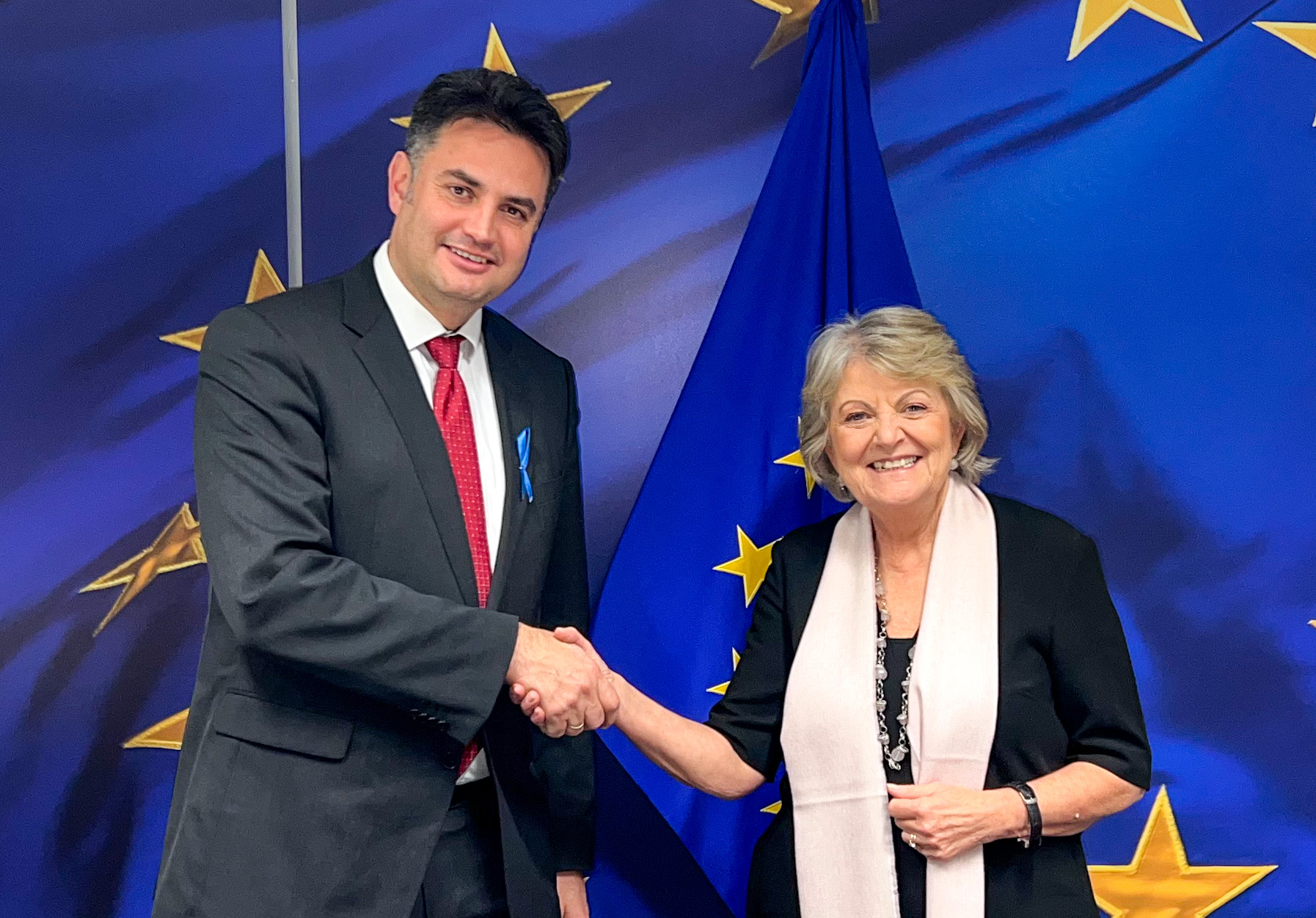 84BEA603-42F2-486C-BF4D-798A5215B017