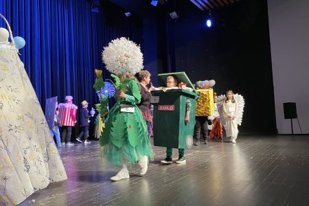 Frenetikus hangulatú gyerekfarsang