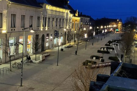 Fények a Rapcsák András sétálóutcán