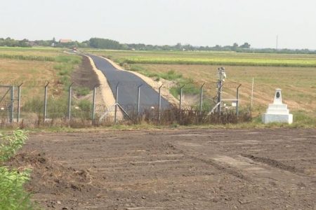 Hatan próbálkoztak pénteken a zöldhatáron