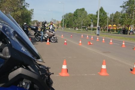 Elmarad a vásárhelyi motoros vezetéstechnikai tréning