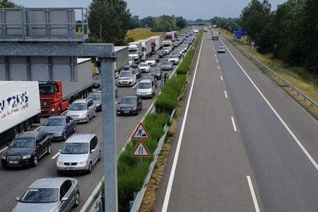 Erős forgalom várható a Csongrád-Csanád vármegyei határátkelőhelyeken