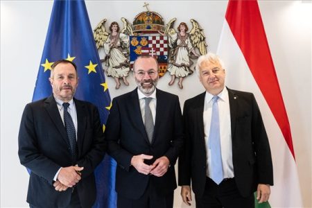 Európai Parlament: kiléphet a KDNP a Néppártból