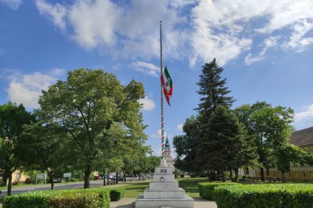 A trianoni békediktátumra emlékezik a Mi Hazánk Vásárhelyen