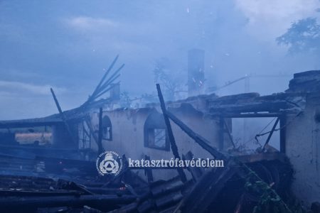 Békéssámsonon oltottak a vásárhelyi tűzoltók