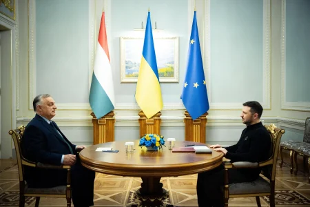 Orbán Viktor egy gyors fegyverszünetről tárgyalt Zelenszkijjel Kijevben