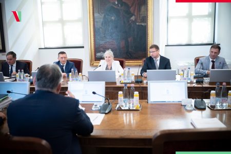 Az Európai Tanács főtitkára is részt vett a szerdai kormányülésen