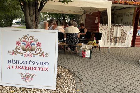 Hímzőpont a fesztiválon