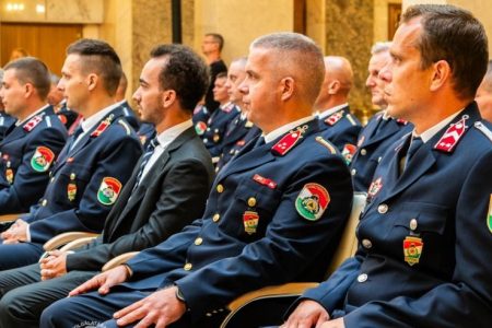 Rangos elismerést vehettek át az Észak-Macedóniában helytállt magyar tűzoltók, egy szegedit is kitüntettek