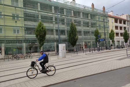 „Áttolták” az állványt a belváros legnagyobb magánberuházásán