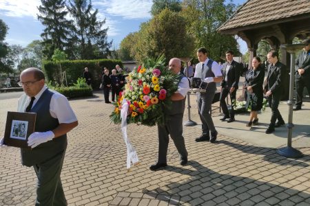 Végső búcsút vettek Erdős Péter festőművésztől