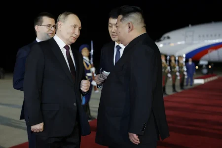 Oroszország katonai szövetséget köt Észak-Koreával