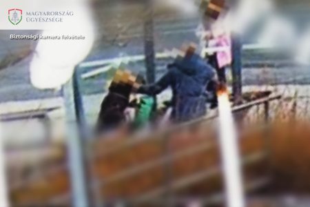 Késsel és ollóval bántalmazta feleségét a fővárosban egy férfi – videóval