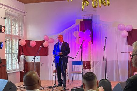 Frenetikus hangulatban telt a Kalyi Jag Pont átadója