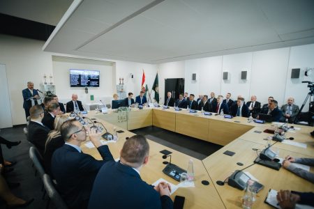 Makói fideszes elnökkel és szegedi KDNP-s alelnökkel alakult meg az új vármegyei közgyűlés