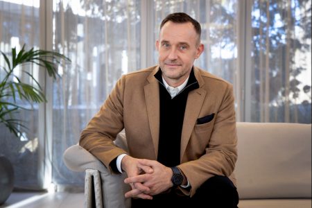 Gattyán György bevásárolja magát a Playboyba