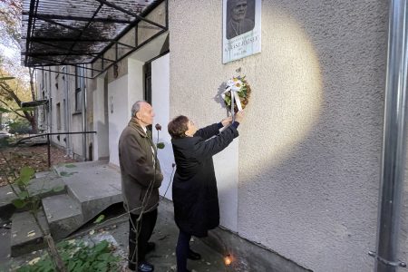 „… Ez az élet kíméletlen, meg kell írni, hogy jobb legyen!”