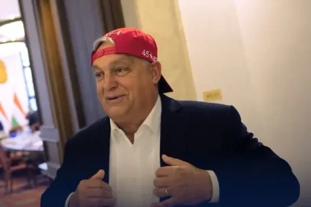 Orbán szerint Petőfiék a felforgatás helyett a rendet képviselték, a háború helyett a békét tűzték a zászlajukra